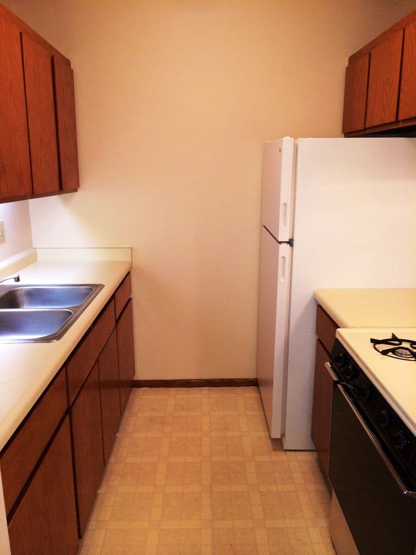 undefined apartments for rent - image - large.jpg_21.jpeg - 3