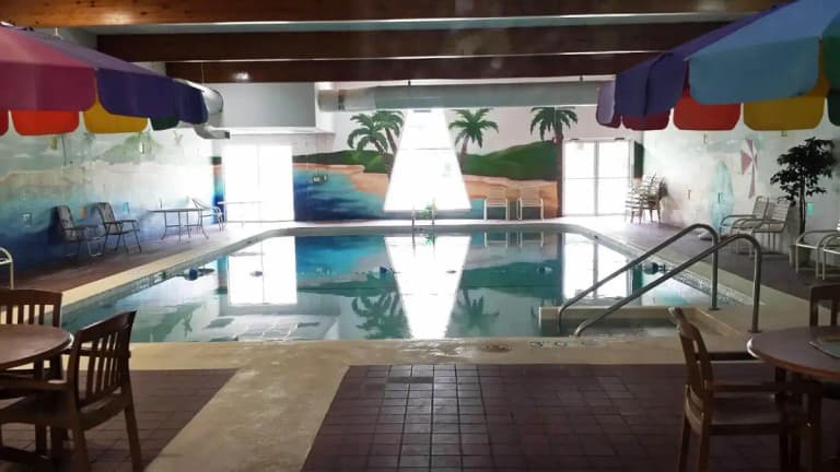 undefined apartments for rent - image - graceland-pool39257-1920w.png